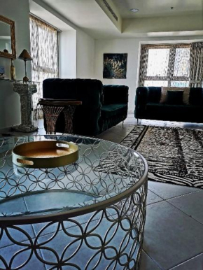 Luxury stay in Marina